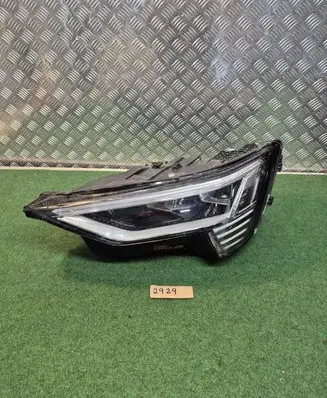 Audi e-tron Headlight/headlamp 4KE941039