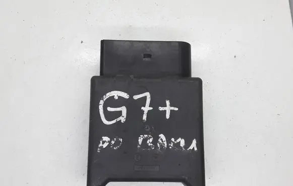Volkswagen Golf VII Fuel injection pump control unit/module 5Q0906093A