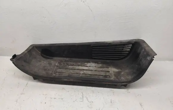 Volkswagen Transporter - Caravelle T5 Front sill trim cover 7H0863736B
