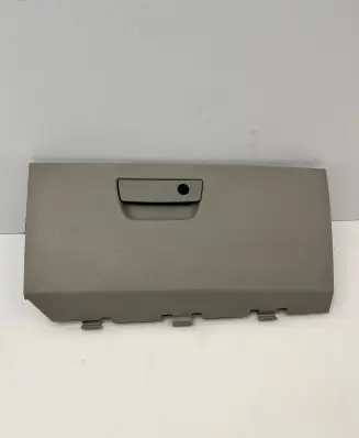 Chrysler Town & Country V Glove box 30648335163