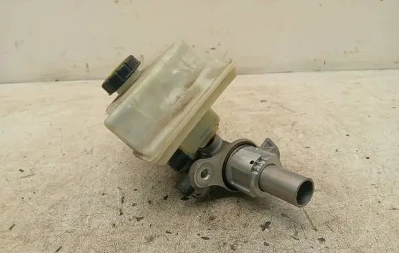 Mercedes-Benz GL X166 Master brake cylinder 32668086