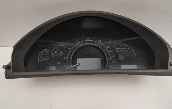Mercedes-Benz S W220 Speedometer (instrument cluster) A2205404847