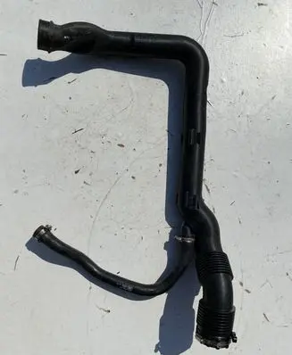 Land Rover Discovery 4 - LR4 Intercooler hose/pipe AH227990AC