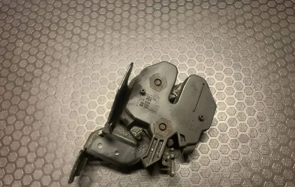 Volvo C70 Engine bonnet/hood lock/catch 9152933 9152932 6030