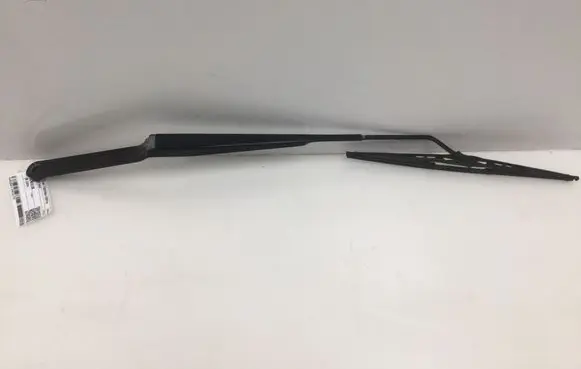 Front wiper blade arm