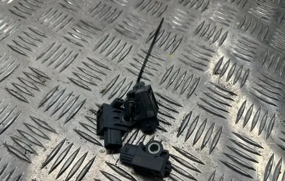 Hyundai Tucson TL Airbag deployment crash/impact sensor 95920B4000