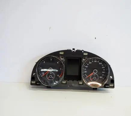 Volkswagen PASSAT B6 Speedometer (instrument cluster) 3C8920970S