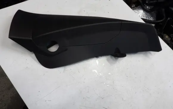 Renault Megane IV Seat belt trim 