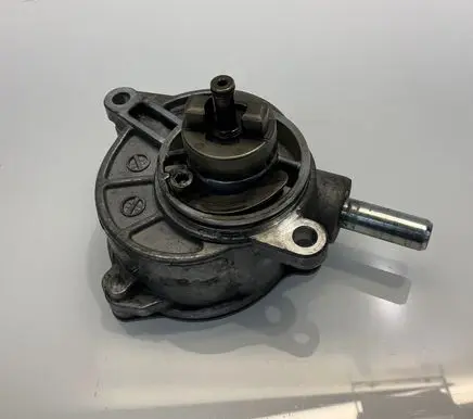 Mercedes-Benz E W211 Vacuum pump A6462300465 6462300465