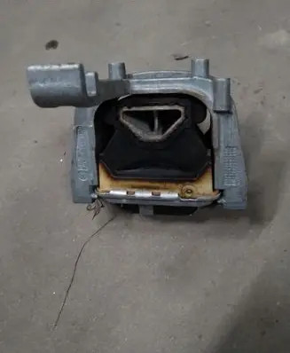 Skoda Superb B8 (3V) Engine mount bracket 3Q0199262J