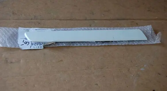 Volkswagen Polo Front door trim (molding) 6Q3853536A
