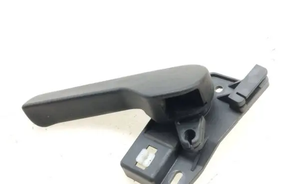 Engine bonnet (hood) release handle