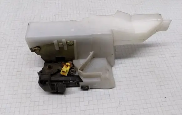 Renault Clio II Front door lock 