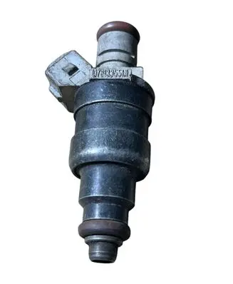 Audi A6 S6 C5 4B Fuel injector 078133551M