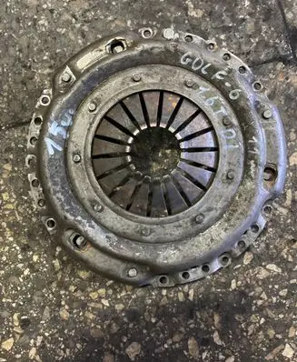 Volkswagen Golf VI Pressure plate 