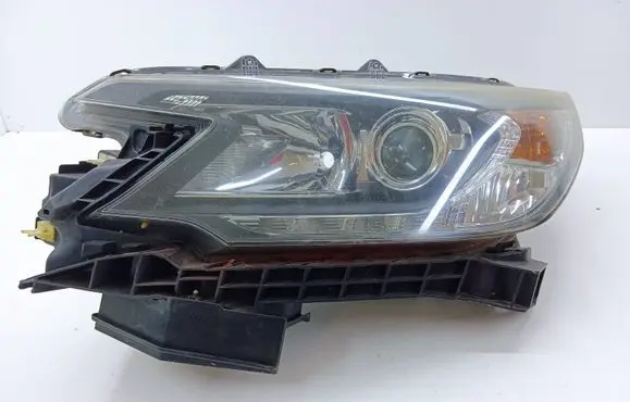Honda CR-V Headlight/headlamp 8317314160