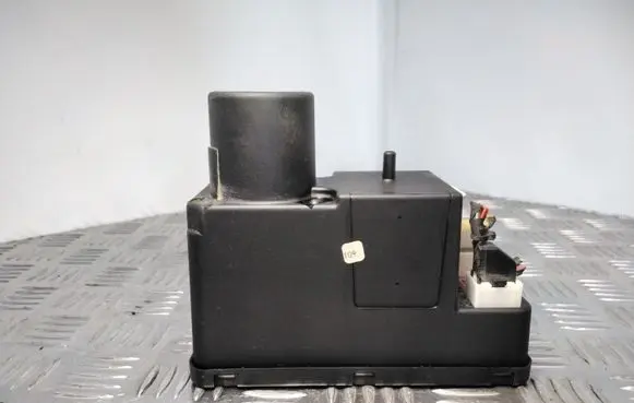 Audi A4 S4 B5 8D Vacuum pump 4A0862257J
