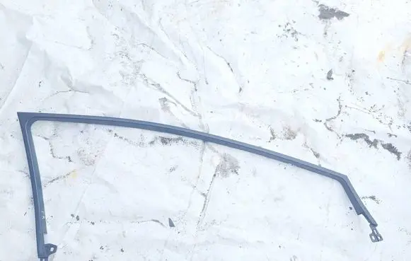 Toyota Avensis T270 Front door glass trim molding 6766405010