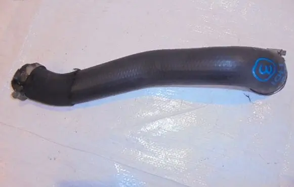 Peugeot 3008 I Engine coolant pipe/hose