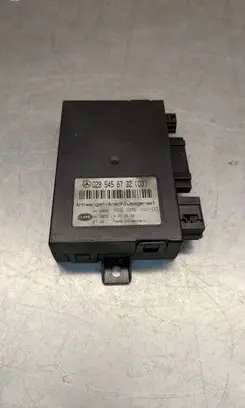 Mercedes-Benz C W203 Tow bar trailer control unit/module 0295456732