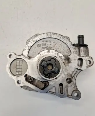 Volkswagen Golf VI Vacuum pump 03L145207 03L100D 03L145112