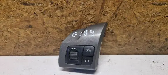 Steering wheel buttons/switches