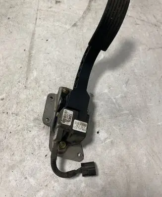 Hyundai Santa Fe Accelerator throttle pedal 3272626020