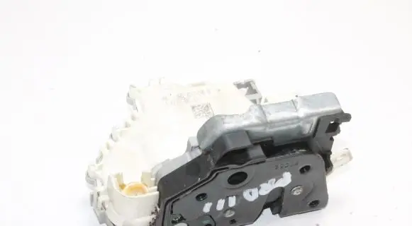 Audi TT TTS RS Mk3 8S Front door lock 8X2837016B
