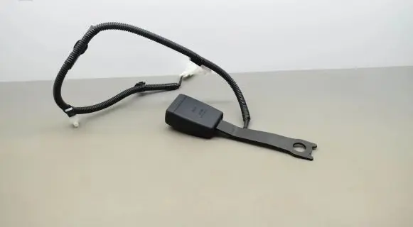 Toyota RAV 4 (XA40) Front seatbelt buckle B62018189