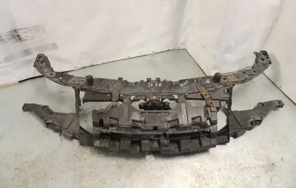 Renault Laguna III Radiator support slam panel DS12