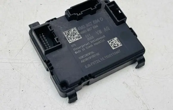 Skoda Superb B8 (3V) Sunroof control unit/module 4M0907594D 4M0907759