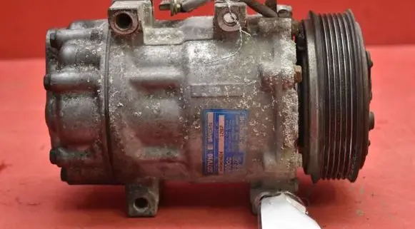 Volvo V50 Air conditioning (A/C) compressor (pump) 3M5H-19D629-HE