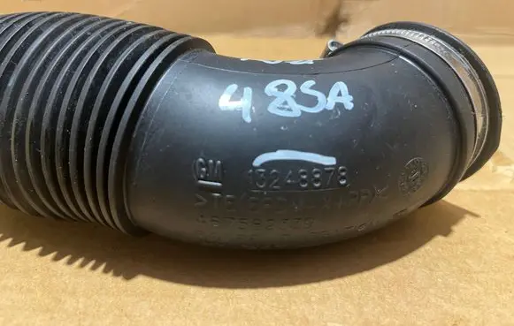 Opel Astra J Air intake hose/pipe 13248878