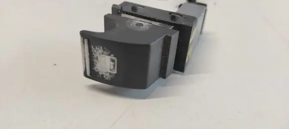 Volkswagen PASSAT B6 Electric window control switch