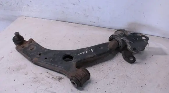 Ford Focus Front lower control arm/wishbone BV613C339AAA