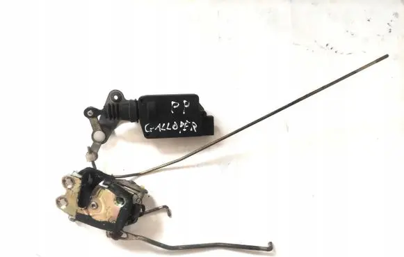 Hyundai Lantra II Front door lock