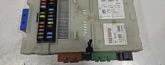 Ford Mondeo MK IV Fuse module 7G9T14A073DF 3659AF01125TP
