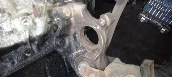 Citroen C5 Engine mounting bracket