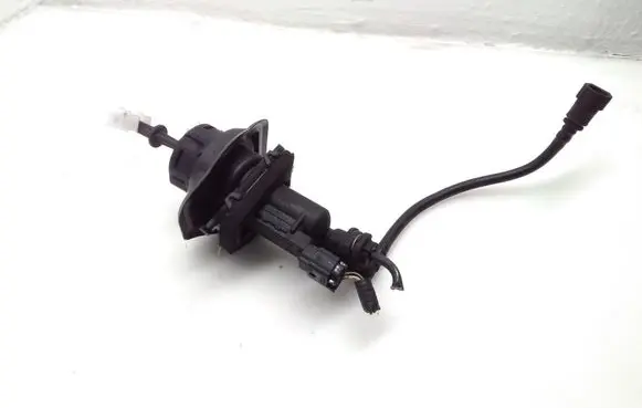Ford Kuga II Clutch master cylinder BV617A542BA 130225102700