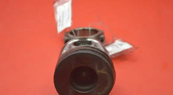 Audi A4 S4 B7 8E 8H Piston 038J