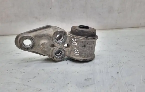 Volkswagen PASSAT B5.5 Rear axle beam mounts housing 8E0501522H
