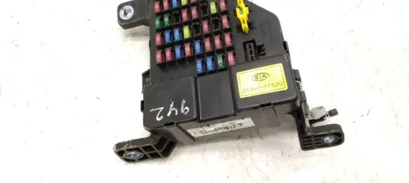 KIA Sportage Fuse module 919501F520 06046D