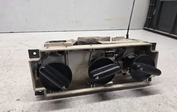 Audi 80 90 S2 B4 Climate control unit 893819045C