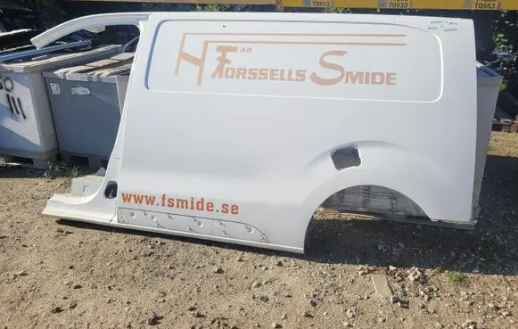 Peugeot Expert Side car body part 13350