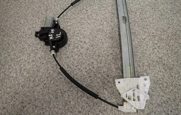 Mazda 2 Front door window regulator with motor