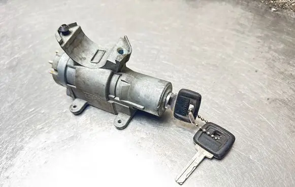 Volvo V70 Ignition lock 9157056 6950