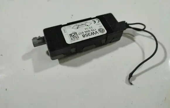 Volkswagen Touran I Antenna control unit 1T0035577