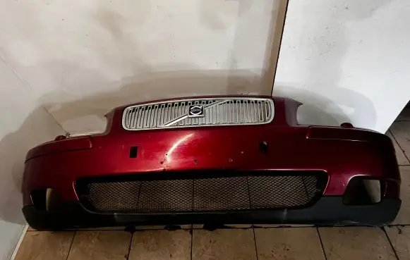 Volvo V70 Front bumper 08693340