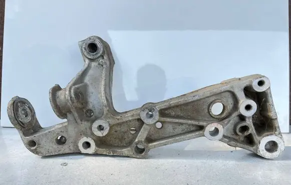 Skoda Octavia Mk2 (1Z) Engine mounting bracket 1K0199295F