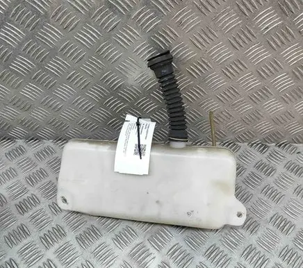 Mitsubishi 3000 GT Windshield washer fluid reservoir/tank 0602101480 060351576